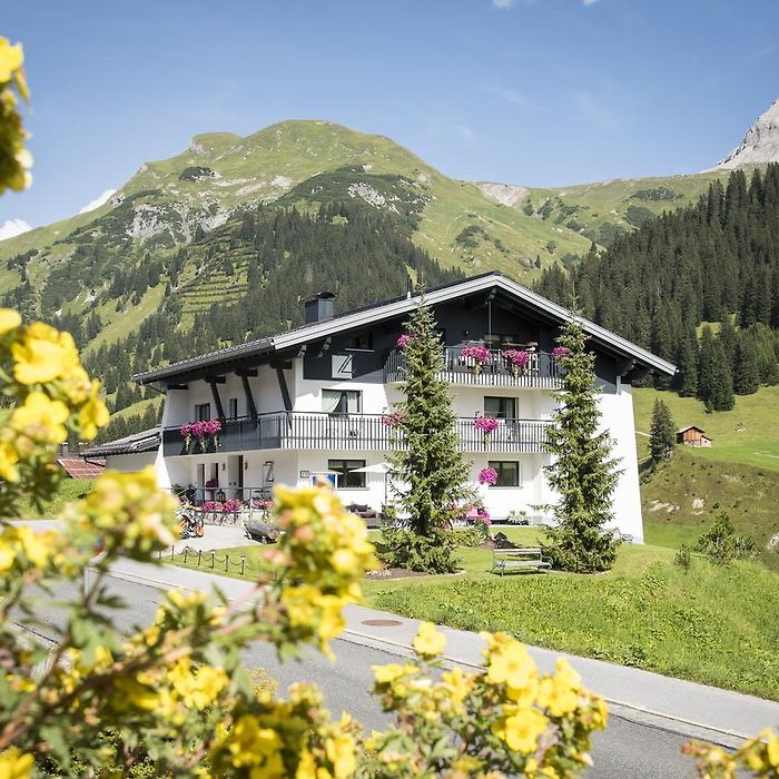 Apartments And B Bs In Lech Am Arlberg